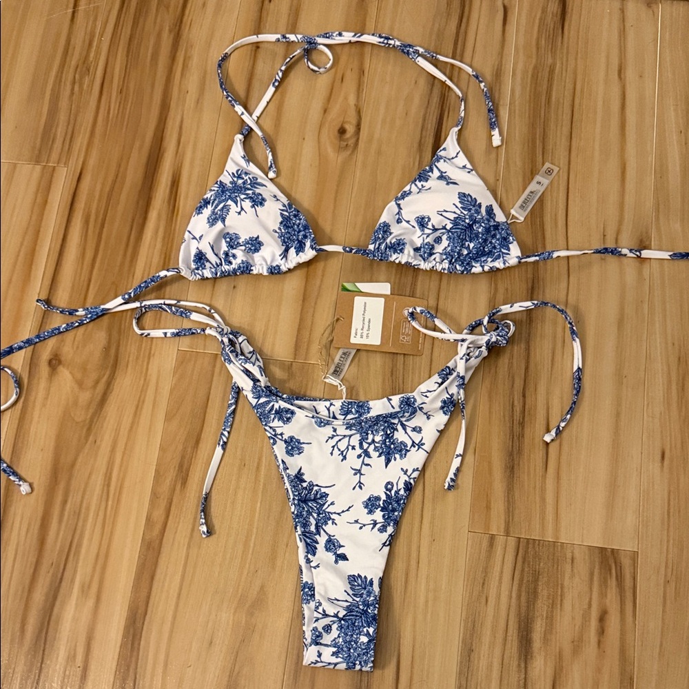 NWT Berlook Bikini